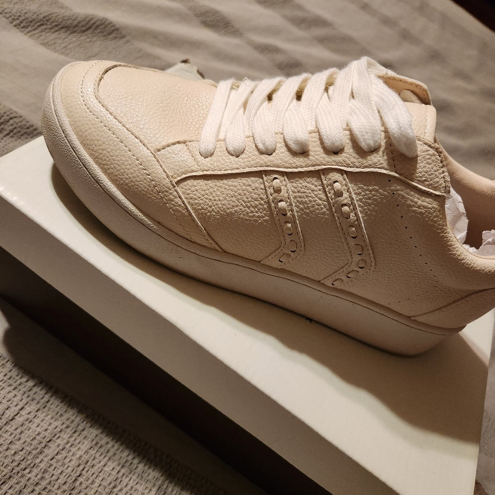 Oasis Society Size 8W
